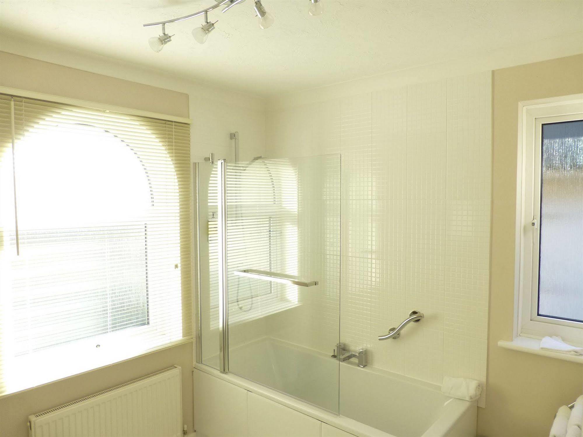Waters Reach Guest House Christchurch  Extérieur photo